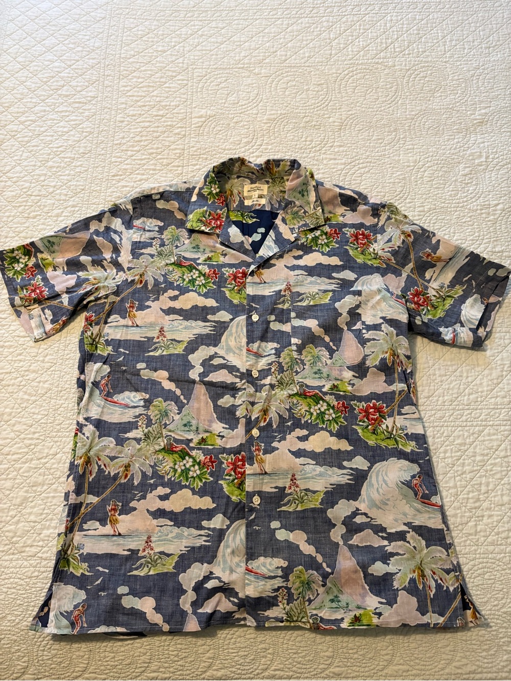 Hartford Alternative Classics tropical button down camp shirt. Size large.